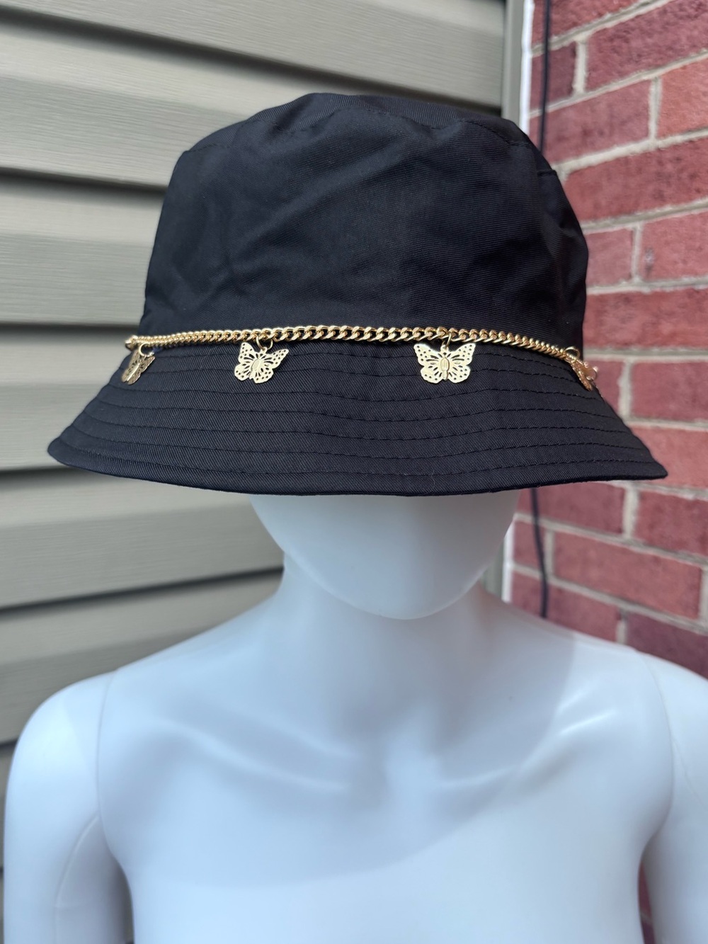 BLACK GOLD BUTTERFLY CHAIN BUCKET HAT FESTIVAL